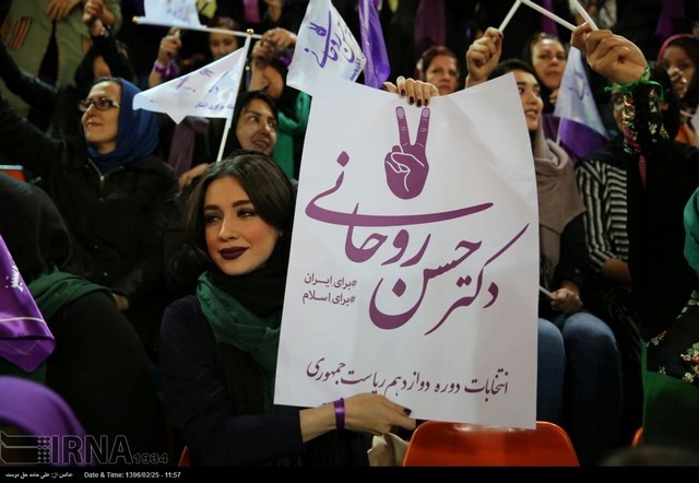 عکس/ دختران حامی روحانی در تبریز 