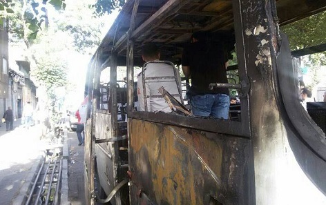  عکس/ ۴ کشته بر اثر حریق یک دستگاه مینی‌بوس در بزرگراه سعیدی