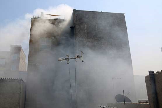 نجات اعضای دو خانواده از آتش توسط مامور فداکارگلستانی +عکس 