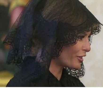 راز پوشش متفاوت ملانیا ترامپ در دیدار با پاپ و ملک سلمان فاش شد!+ تصاویر 