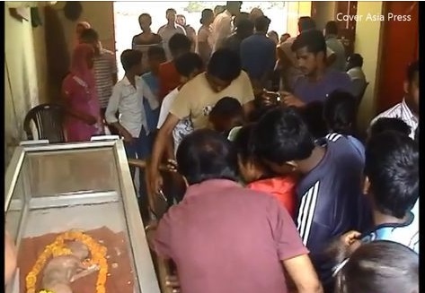 تولد گوساله‌ای عجیب‌الخلقه با صورتی شبیه به انسان در هند!+ تصاویر 