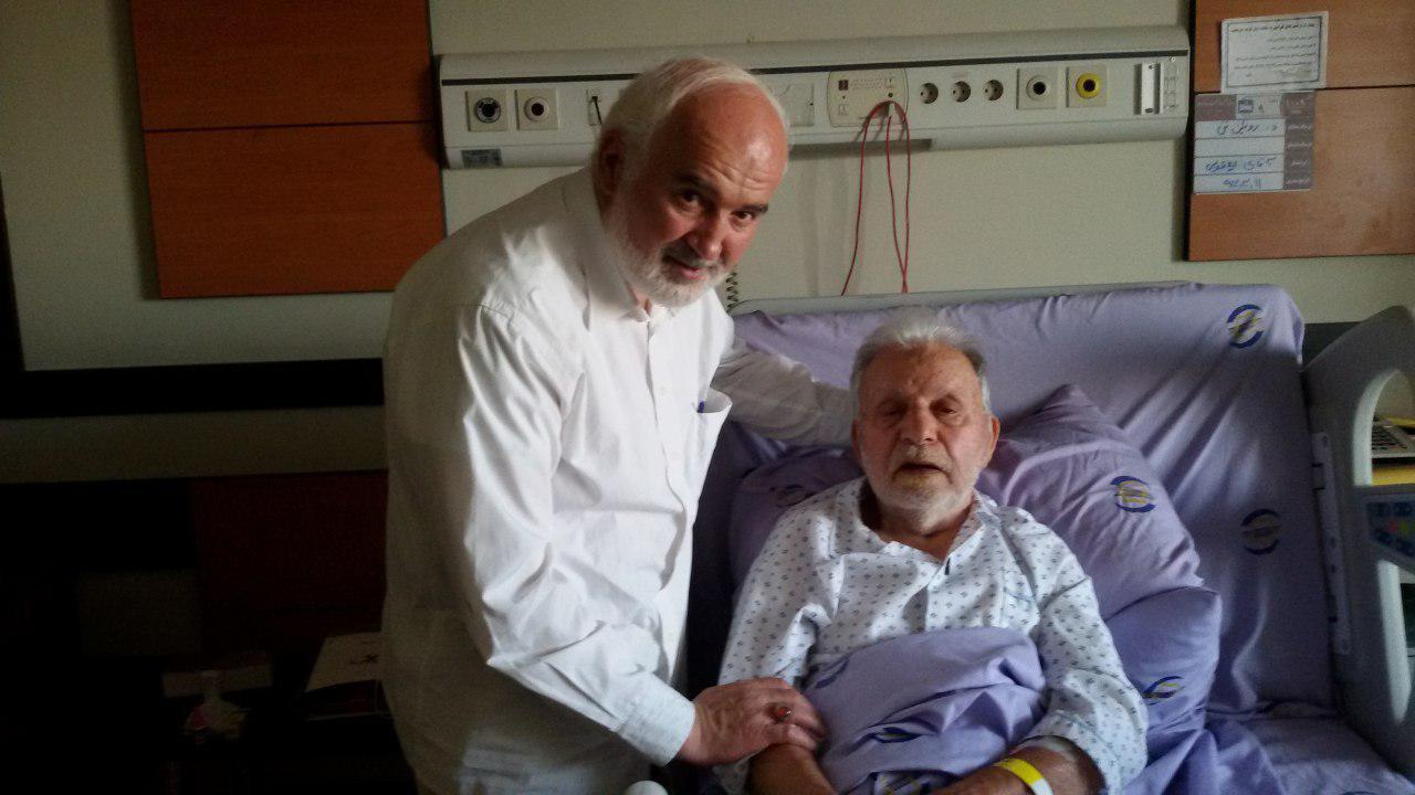  بستری میرعبدالواحد بنی کاظمی فرمانده وقت شهرستان بهشهر و بندرترکمن در بیمارستان بقیه الله