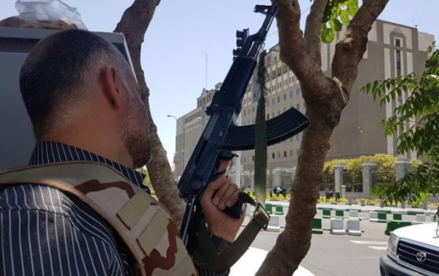 چه کسانی به داعشی ها برای نفوذ به قلب تهران کمک می کنند؟/ نگاهی کوتاه به ناکامی های داعش در ایران