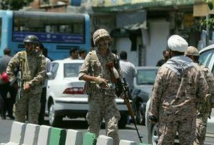 نکته جالب دیگر در این عملیات، سلاحی بود که در دست یک فرمانده ارشد سپاه مشاهده شد. AKS-۷۴U از جمله سلاح هایی است که برای اولین بار در ایران به صورت رسمی دیده می شود.