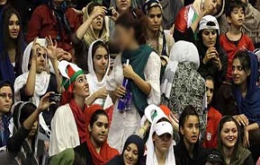 اعتراض آیت الله علم الهدی به حضور زنان در ورزشگاه/ مصداق عینی ابتذال است