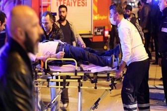 خودرویی در آمریکا، عابران را زیر گرفت+عکس