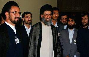 آیت‌الله خامنه‌ای: آمریکا در خلیج فارس آسیب‌پذیر است