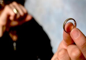 سلفی طلاق برای رهایی از قید و بند زندگی مشترک/ دوستی های اجتماعی،ترفندی برای فرار از ازدواج 