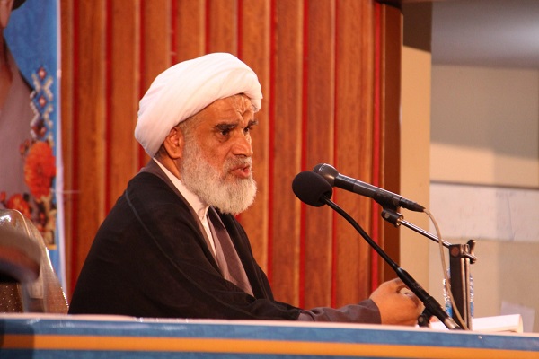 عضو خبرگان رهبری: چرا عده‌ای در کشور تضعیف سپاه پاسداران را در پیش‌گرفته‌اند