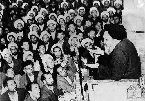 چرا مرگ بر آمریکا گفتید! چرا جنگ کردید! چرا نسبت به منافقین و ضدانقلابیون حکم خدا را جاری می‌کنید؟/ما هنوز هم چوب اعتمادهای فراوان خود را به گروه‌ها و لیبرال‌ها می خوریم