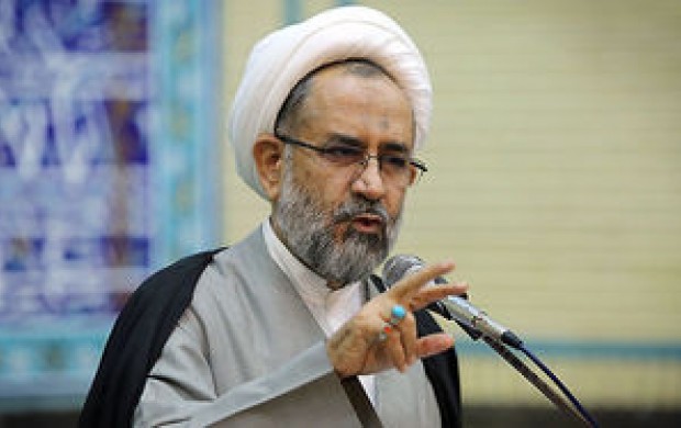 دشمن اقدامات زیادی را در قالب نفوذ برای گمراهی ما انجام می‌دهد