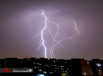 تصاویری ناب از رعد و برق های شب گذشته تهران/ گزارش تصویری 