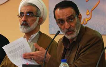 مجلس به نفع جاسوس رای داد/ هشتاد تن طلا از خزانه خارج شد/ روحانی بعد از 5 سال فهمیده که باید تحریم ها را دور بزند