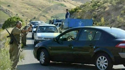 ایست و بازرسی تروریستهای حزب دمکرات کردستان ایران درجاده ها! 
