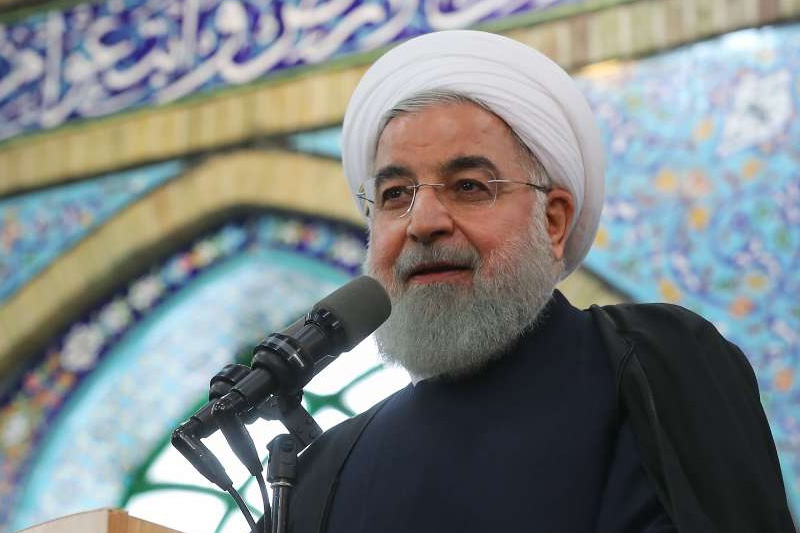 این قهقهه زدن‌های روحانی چه دردی را دوا می‌کند؟ 