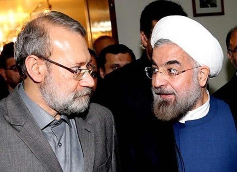 لاریجانی و روحانی خود را بالاتر از قانون می‌دانند 