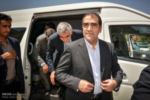 مردمی که به روحانی رأی دادند تحمل کنند ولی من استعفا می‌دهم!
