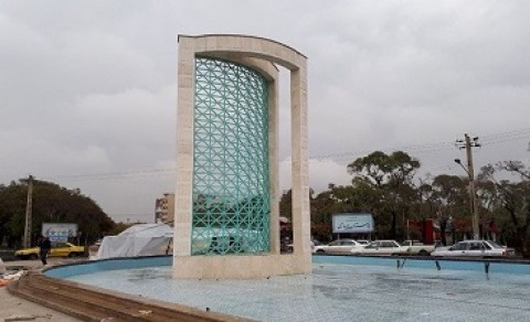نهادهای امنیتی بی خبر از شهرداری ها/ حذف نمادهای اسلامی شهر این بار در اراک/ میدان نمازی اراک تغییر کرد!