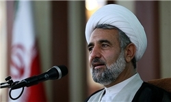 برخی های از دوستان رئیس جمهور آدرس غلط را برای فریب مردم می‌دهند/ متاسفانه دولت عزمی برای رفع مشکلات ندارد. 