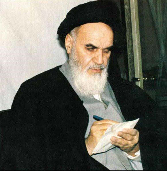 نامه‌ای که آثار اشک امام خمینی(ره) روی آن بود!