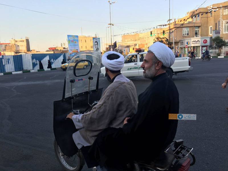 عکس/ رفت و آمد نماینده مجلس با موتورسیکلت