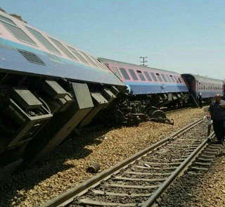 حادثه در قطار اهواز- مشهد؛ 2 واگن از ریل خارج شدند