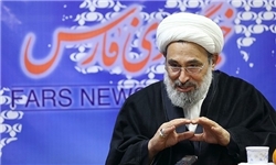 اذعان رئیسجمهور و وزیر خارجه مبنی بر نقض برجام به دلیل بدعهدی آمریکا یک گام مثبت است/ نباید به دشمنان امیدوار باشیم