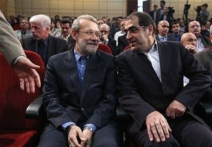  حاشیه های جالب دیدار لاریجانی با پزشکان/ آقای وزیر چشم سیاسیون را عمل می‌کند