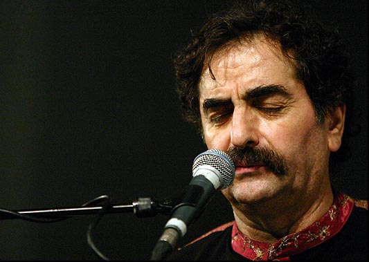 چرا لغو کنسرت شهرام ناظری آب به آسیاب دشمنان ریختن است؟