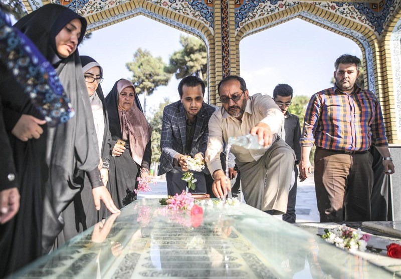 گلزار شهدای گمنام و شهید شاخص رسانه شهرستان گرگان عطرافشانی شد+تصاویر 