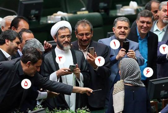 موج برائت یا فصل جدید بازیگری؟/ علاقه نمایندگان مجلس برای سلفی گرفتن با موگرینی نشانه چیست؟ 