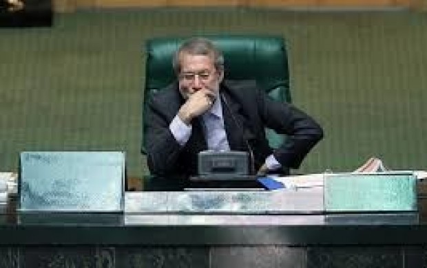 پاسخ لاریجانی به حاشیه های تحلیف/ از سلفی جنجالی تا عدم دعوت از مولوی عبدالحمید