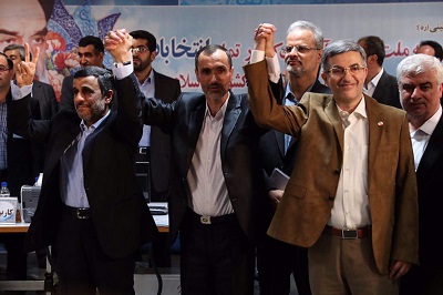 گفتگوی جنجالی محمود احمدی نژاد/چه اشکالی دارد ۵ رفراندوم در ایران برگزار شود؟ اینها شجاعتش را ندارند/اگر عذر خواهی نکنند حتما شکایت می کنیم/4-5 برنامه اقتصادی داریم که اگر انجام شود مردم راحت می شوند/می گویند هرچه قدر میزنیم آنها ایستاده اند