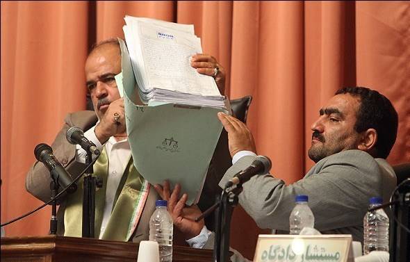 قاضی پرونده کهریزک و احمدی‌نژاد: از نظر ما محمدرضا رحیمی رهبر شبکه کلاهبرداری بود/ باید دادگاه احمدی‌نژاد تشکیل می‌شد؛ یک بار احضارش کردیم نیامد 