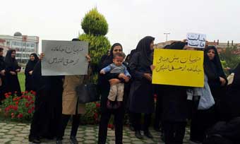 تحصن مقابل استانداری در اولین روز انتصاب استاندار جدید / معلمان حق التدریس : امشب جلوی استانداری می خوابیم