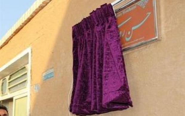 این است تملق گویی مدرن برای رئیس جمهور! / بر صورت مداح خویش خاک بپاش+ تصویر