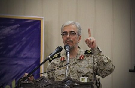 کسی که هدفش براندازی ماست، لیاقت و جایگاه مذاکره ندارد