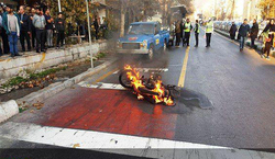 ماجرای آتش زدن موتورسیکلت در خیابان ولیعصر چه بود؟+عکس 