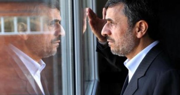 سخنان رهبری، آتش سرکشیِ احمدی‌نژاد را خاموش می‌کند؟ /پشت پرده «سیاستِ انکار» احمدی‌نژاد و یارانش /آزمون جدید پایبندی جریان احمدی نژاد به ولایت 