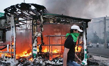 کمک 200 میلیونی یک آقازاده به یک زن ... برای ایجاد فتنه!/اعلام پیروزی قطعی یکی از سران فتنه چند ماه قبل از انتخابات! 