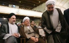 جوری نظام را نقد نمی‌کنند که انگار این چهل سال در لندن و نیویورک بوده‌اند! 