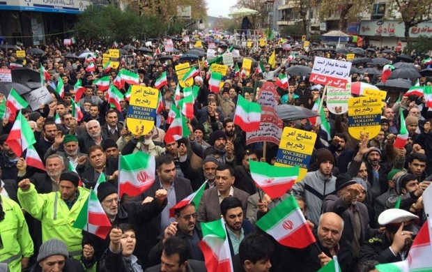 طنین شعارهای «مرگ بر فتنه‌گر»، «مرگ بر آمریکا» و «ما اهل کوفه نیستیم»/ فرانس 24: تظاهرات گسترده مردم ایران برای حمایت از جمهوری اسلامی/ مردم خواستار توجه جدی دولت به مطالبات و حل مشکلات اقتصادی شدند