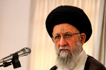  آیت الله نورمفیدی : اغتشاشگران به اشد مجازات برسند / همه قوا برای رفع مشکلات پای کار بیایند/ آمریکا و اروپا اگر دلشان به حال مردم ما می سوزد تحریم‌ها را بردارند