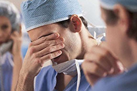 کودک گلستانی با خطای پزشکی به کما رفت!!