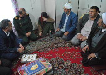 دیدار صمیمانه سردار صادقی با خانواده شهید بردی محمد شایگان در مراوتپه + تصاویر