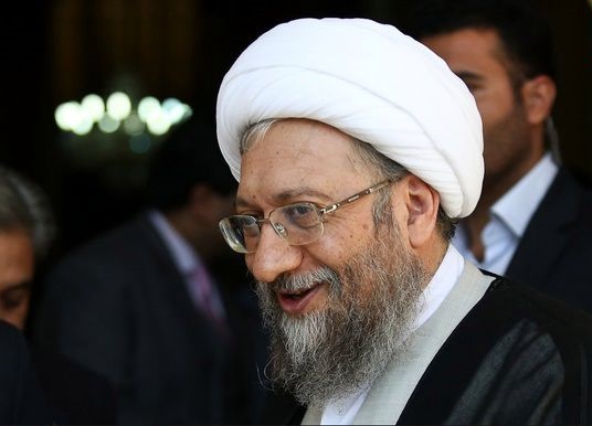 آئین‌نامه‌ای که آیت‌الله آملی لاریجانی را تحت فشار قرار داد 