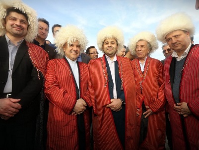 وزیر ورزش ایران در لباس ترکمن‌ها +عکس 