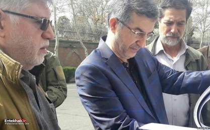 وکیل مدافع: مشایی احتمالا به دلیل آتش زدن حکم بقایی بازداشت شده 