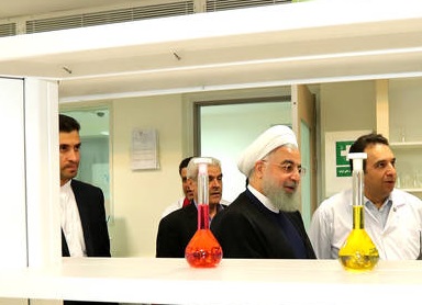 عکس/ بازدید روحانی از شرکت داروسازی تهران شیمی
