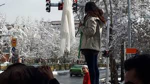 سیاسی‌کاری زنان اصلاح‌طلب در مساله دختران خیابان انقلاب 